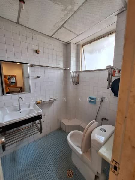 Apartment for Sale at Merdeka View Apartment - Evelyn Khoo - Bathroom - PropertyGuru.com.my