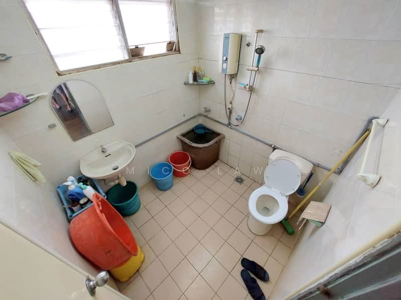 Townhouse for Sale in Taman Bukit Teratai (Ampang) - Mico Law - Bathroom - PropertyGuru.com.my