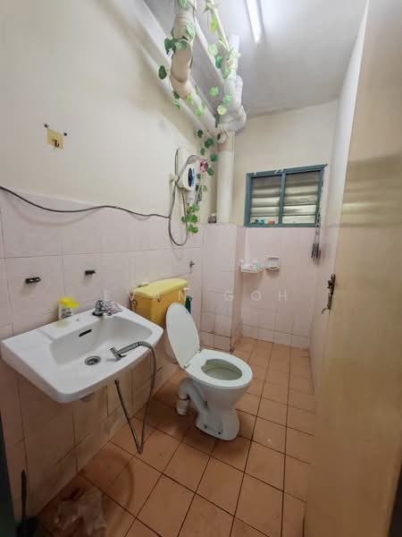 Apartment for Sale at Kinrara Putri - Evan Goh - Bathroom - PropertyGuru.com.my