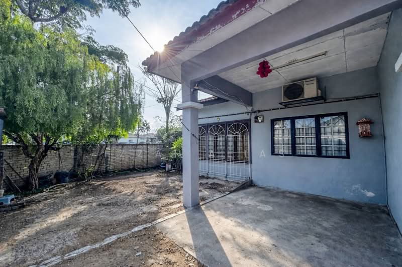 1-storey Terraced House for Sale in Taman Garing Utama (Rawang) - Izzah Alias - Exterior - PropertyGuru.com.my