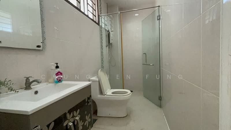 Taman Bukit Kempas untuk Untuk Dijual - RM 1,680,000, Mac 2026 - Bathroom - PropertyGuru.com.my