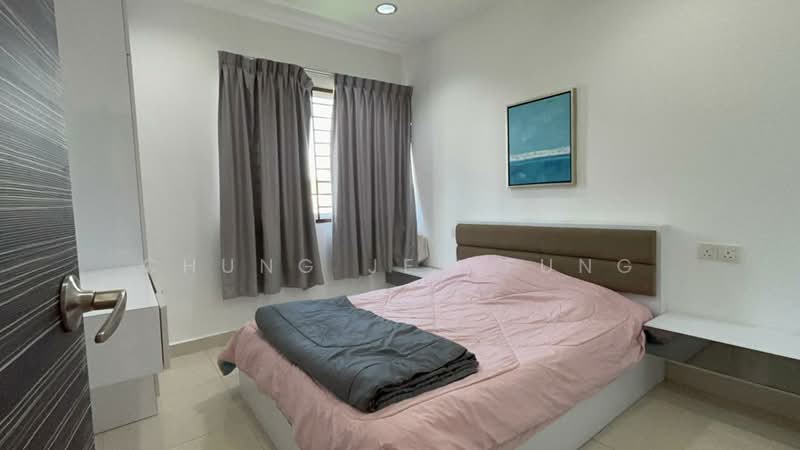 Taman Bukit Kempas untuk Untuk Dijual - RM 1,680,000, Mac 2026 - Bedroom - PropertyGuru.com.my