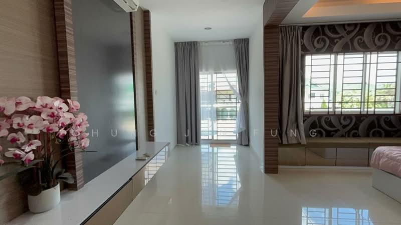 Taman Bukit Kempas untuk Untuk Dijual - RM 1,680,000, Mac 2026 - Living Room - PropertyGuru.com.my