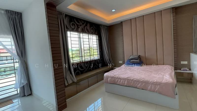 Taman Bukit Kempas untuk Untuk Dijual - RM 1,680,000, Mac 2026 - Bedroom - PropertyGuru.com.my
