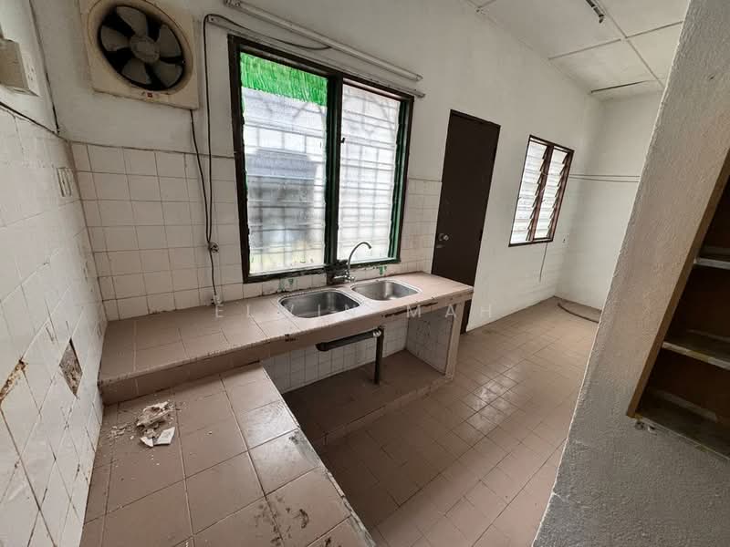 2-storey Terraced House for Sale in Bandar Country Homes (Rawang) - Elwin Mah - Kitchen - PropertyGuru.com.my