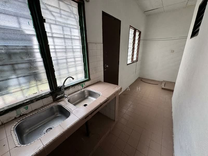 2-storey Terraced House for Sale in Bandar Country Homes (Rawang) - Elwin Mah - Kitchen - PropertyGuru.com.my
