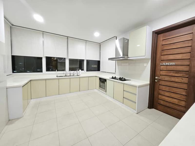 H Residence (One Ritz Residence / Kelawai View) untuk Untuk Disewa - RM 12,000 /bulan, Mac 2026 - Kitchen - PropertyGuru.com.my