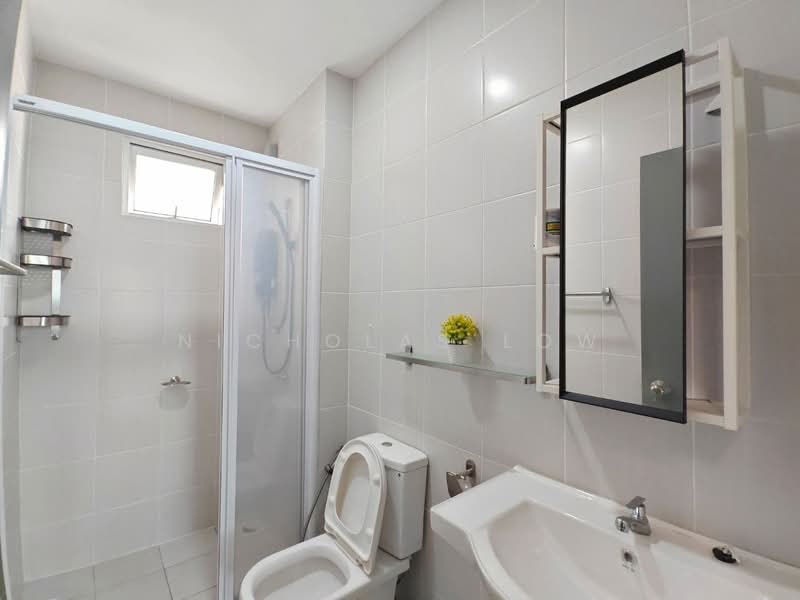 Service Residence for Rent at Meridin Bayvue Serviced Apartment - Nicholas Low - Bathroom - PropertyGuru.com.my