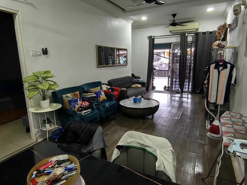 1-storey Terraced House for Sale in Taman Puteri Wangsa (Ulu Tiram) - Zack Chow - Living Room - PropertyGuru.com.my