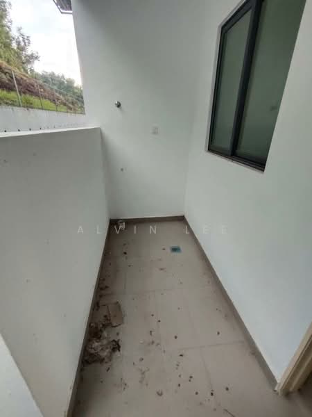 Puncak Saujana untuk Untuk Dijual - RM 850,000, Mac 2026 - Balcony - PropertyGuru.com.my
