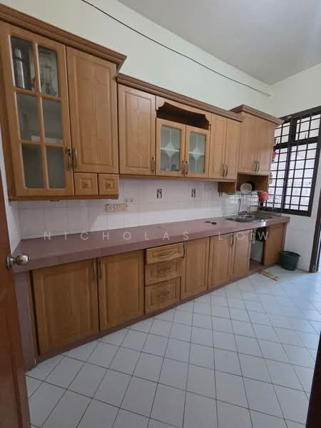 Taman Sutera Jalan Sutera Kuning Skudai untuk Untuk Disewa - RM 2,800 /bulan, Mac 2026 - Kitchen - PropertyGuru.com.my