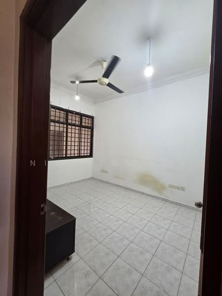 Taman Sutera Jalan Sutera Kuning Skudai untuk Untuk Disewa - RM 2,800 /bulan, Mac 2026 - Interior - PropertyGuru.com.my