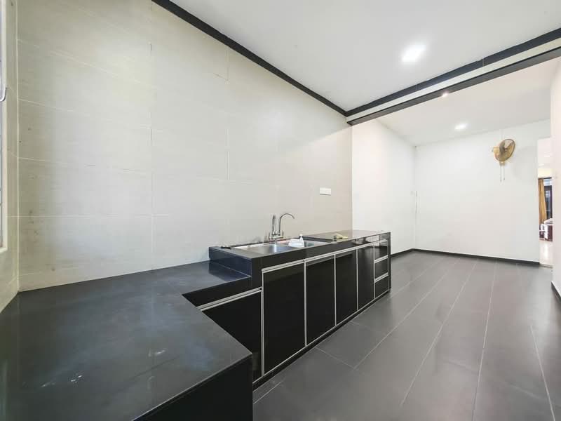 Johor Jaya Johors Jayas untuk Untuk Dijual - RM 638,000, Mac 2026 - Kitchen - PropertyGuru.com.my