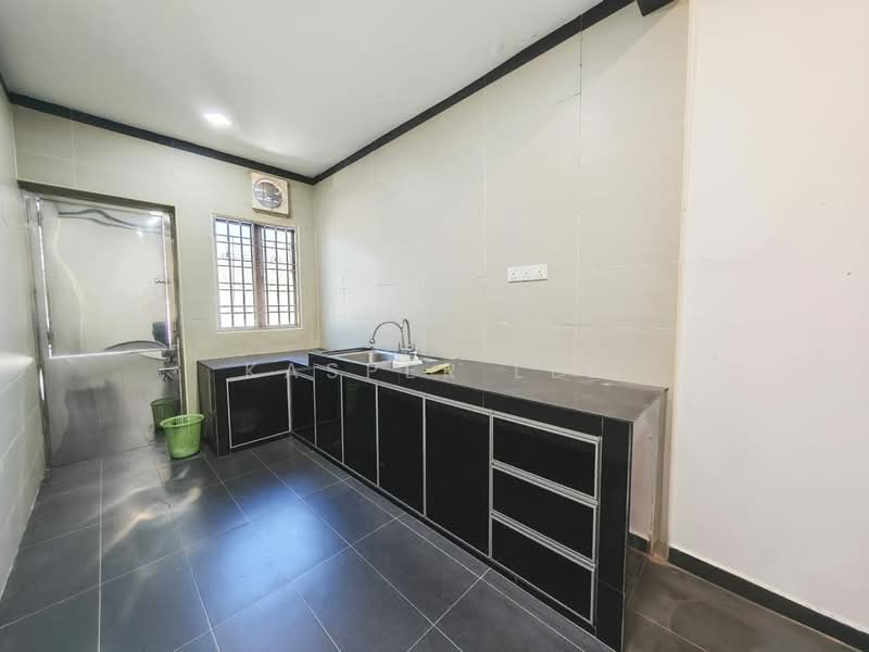Johor Jaya Johors Jayas untuk Untuk Dijual - RM 638,000, Mac 2026 - Kitchen - PropertyGuru.com.my