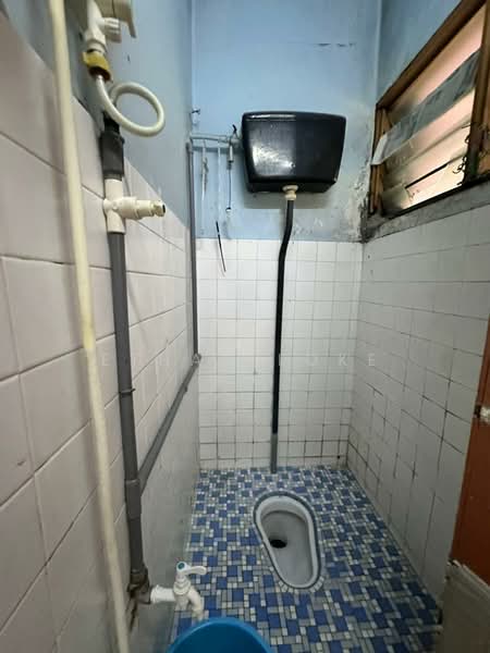 1-storey Terraced House for Sale in Taman Ehsan (Kepong) - Ethan Loke - Bathroom - PropertyGuru.com.my