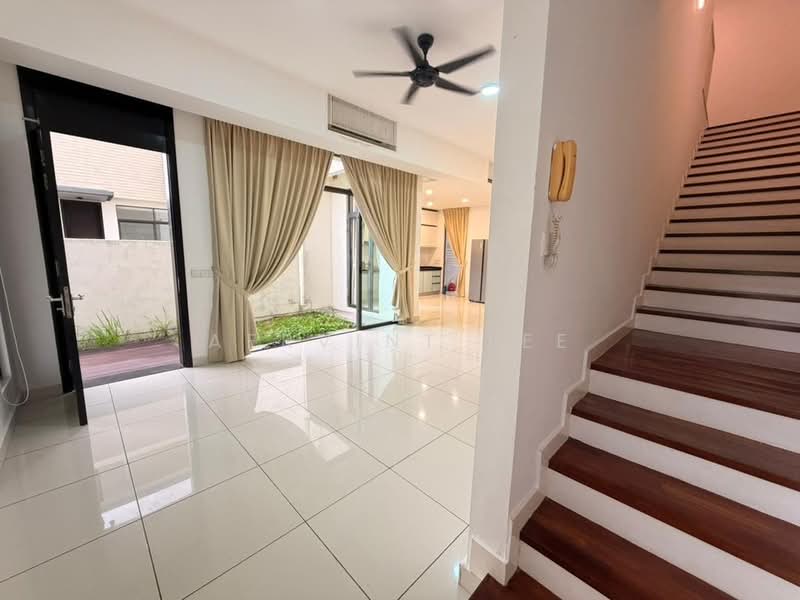 Avira Medini Iskandar untuk Untuk Dijual - RM 1,150,000, Mac 2026 - Living Room - PropertyGuru.com.my