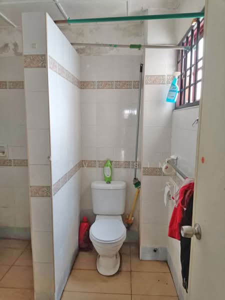 Taman Mutiara Rini untuk Untuk Dijual - RM 670,000, Mac 2026 - Bathroom - PropertyGuru.com.my