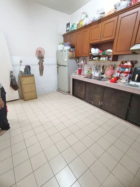 Taman Mutiara Rini untuk Untuk Dijual - RM 670,000, Mac 2026 - Kitchen - PropertyGuru.com.my