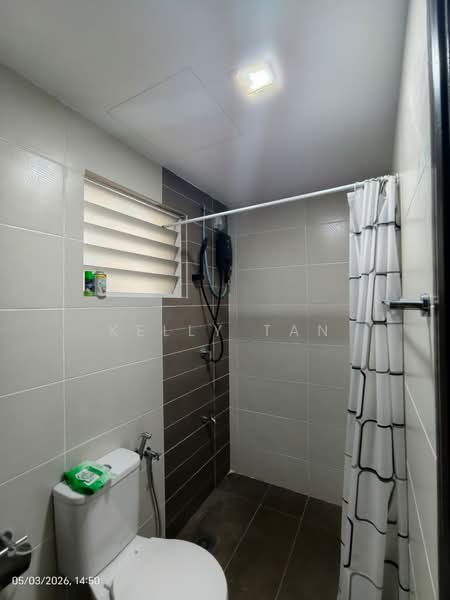 Condominium for Rent at Paraiso Residence @ The Earth - Kelly Tan - Bathroom - PropertyGuru.com.my