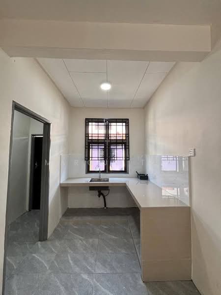 2-storey Terraced House for Sale in Bandar Putra (Kulai) - Marcus Tey - Kitchen - PropertyGuru.com.my