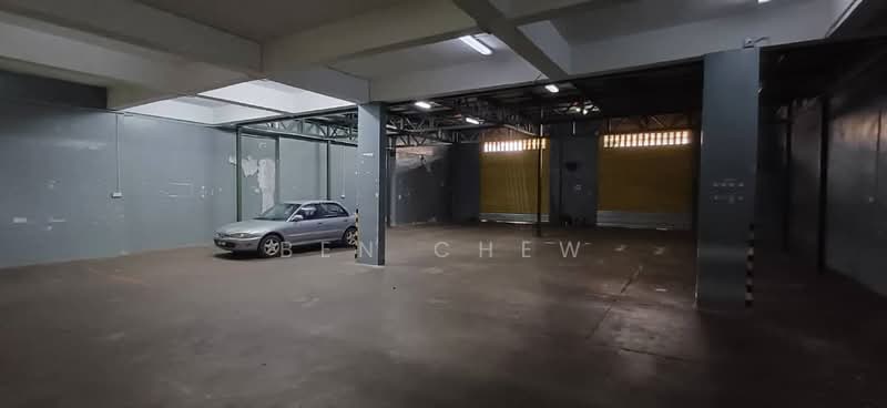 Terrace Factory for Rent in Taman Perindustrian Meranti Jaya (Puchong) - Ben Chew - Car Park - PropertyGuru.com.my