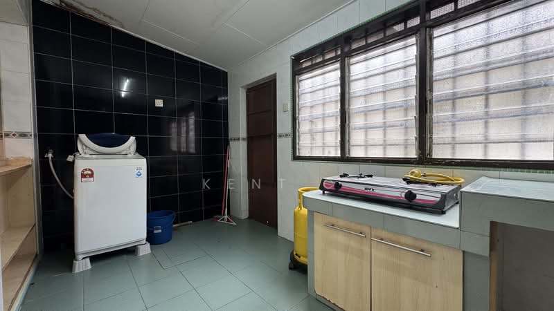 2-storey Terraced House for Rent in Taman Cempaka (Ipoh) - Kent C - Kitchen - PropertyGuru.com.my