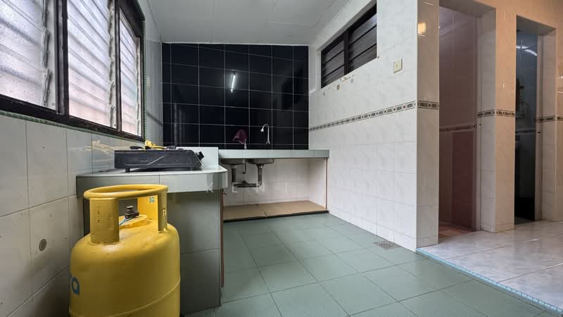 2-storey Terraced House for Rent in Taman Cempaka (Ipoh) - Kent C - Kitchen - PropertyGuru.com.my