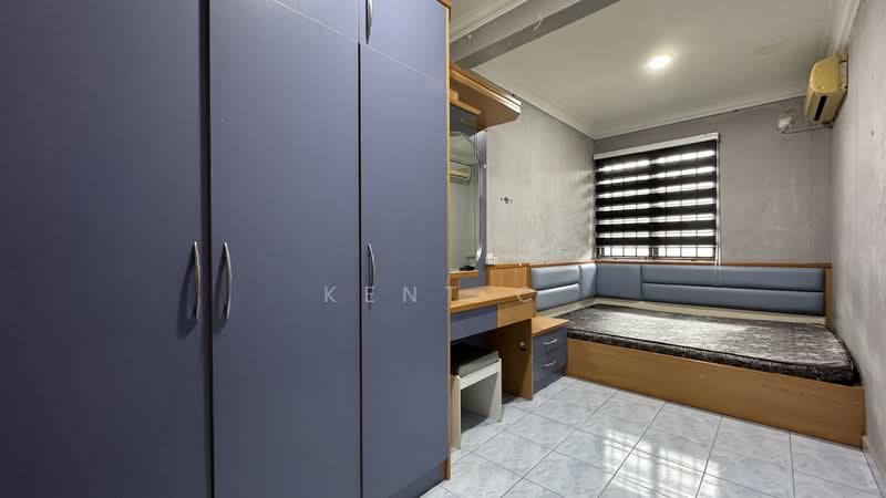 2-storey Terraced House for Rent in Taman Cempaka (Ipoh) - Kent C - Bedroom - PropertyGuru.com.my