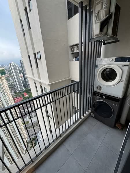 Servis Apartment untuk Disewa di The Goodwood Residence - Stanley Ho - Balcony - PropertyGuru.com.my