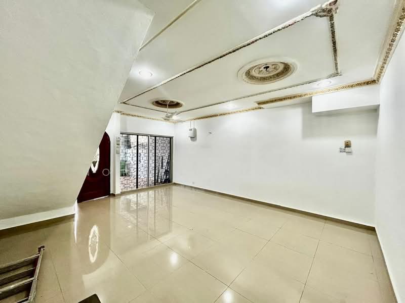 Taman Sri Rampai untuk Untuk Dijual - RM 560,000, Mac 2026 - Living Room - PropertyGuru.com.my