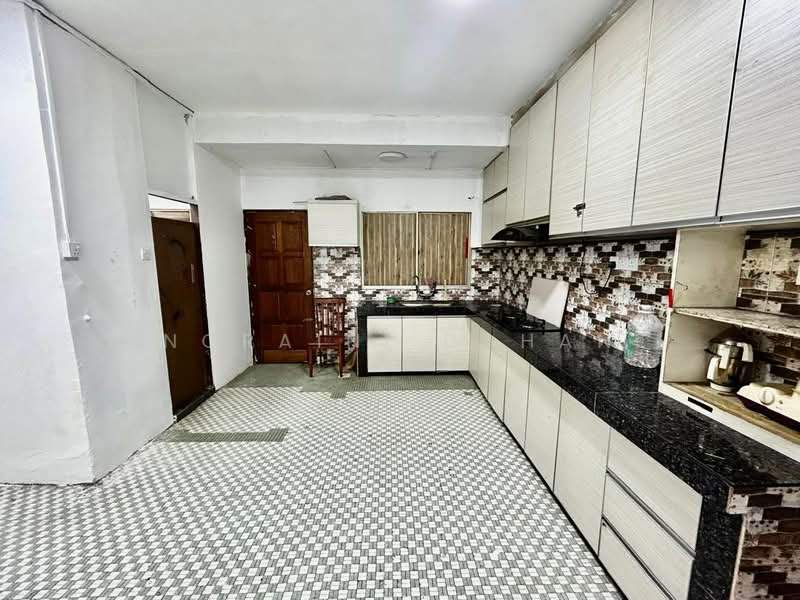 Taman Sri Rampai untuk Untuk Dijual - RM 560,000, Mac 2026 - Kitchen - PropertyGuru.com.my
