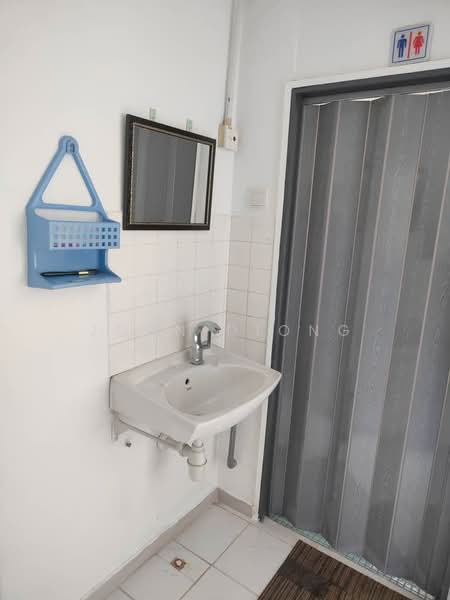 Flat for Rent at Desa Petaling Flat - John Diong - Bathroom - PropertyGuru.com.my