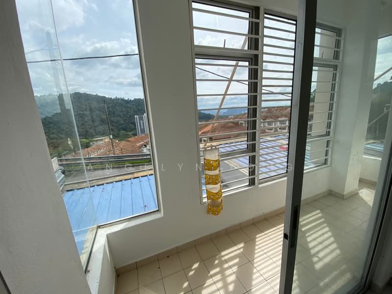 Townhouse for Rent in Batu Caves (Selangor) - Angelyn Yong - Balcony - PropertyGuru.com.my