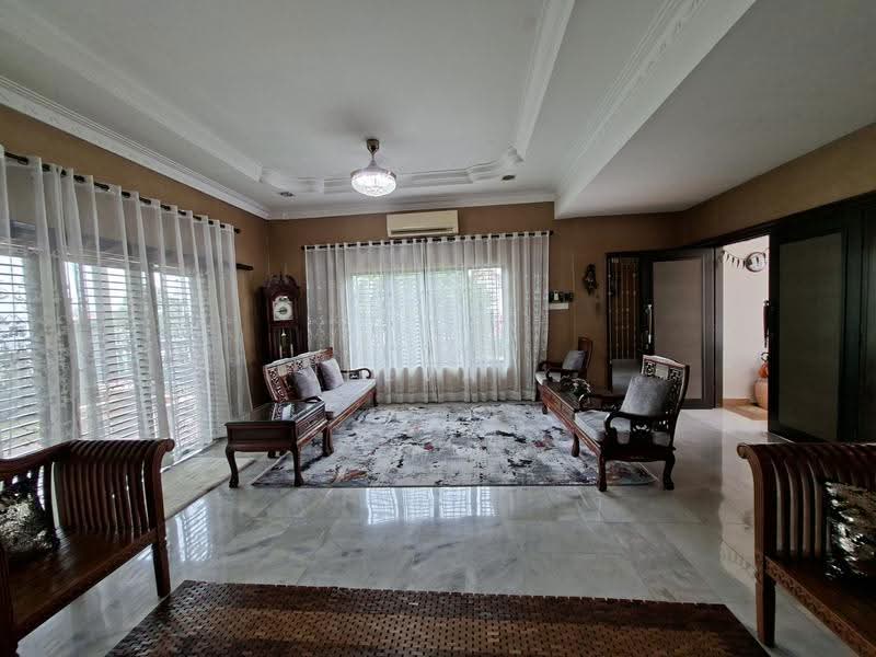 Bungalow House untuk Dijual di Bukit Rasah (Seremban) - Jeevs Jeeva - Living Room - PropertyGuru.com.my