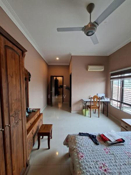 Bungalow House untuk Dijual di Bukit Rasah (Seremban) - Jeevs Jeeva - Bedroom - PropertyGuru.com.my