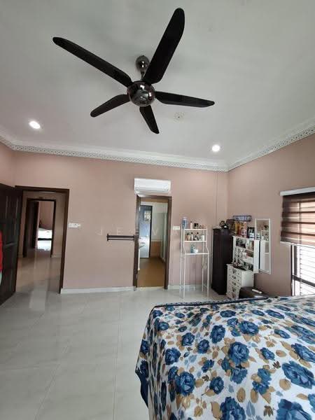 Bungalow House untuk Dijual di Bukit Rasah (Seremban) - Jeevs Jeeva - Bedroom - PropertyGuru.com.my