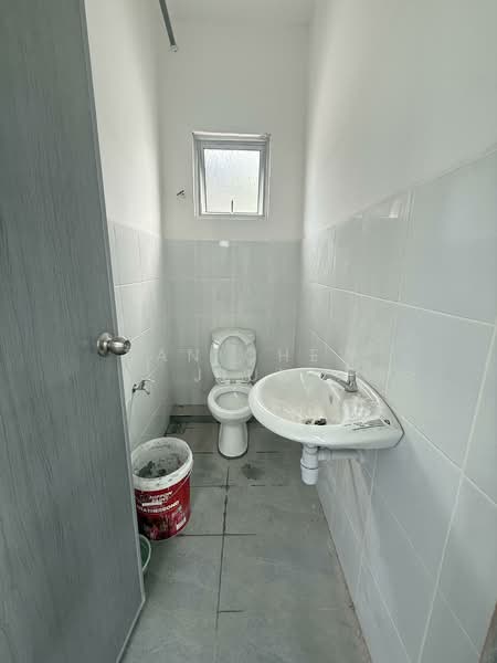 Warehouse for Rent in Seri Kembangan (Selangor) - Tan Chew Jiun - Bathroom - PropertyGuru.com.my