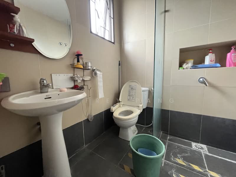 Semi-Detached House for Sale in Taman Segar (Cheras) - Jeffrey Pang - Bathroom - PropertyGuru.com.my