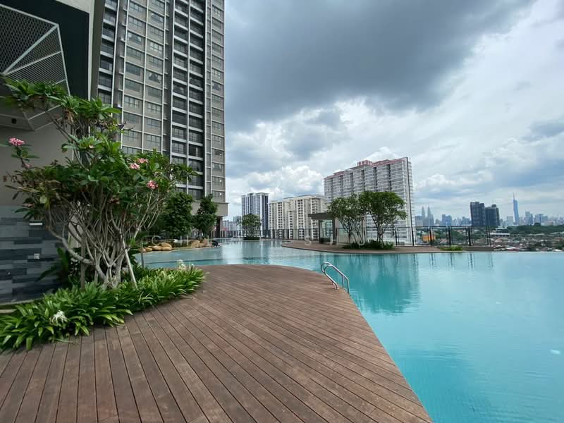 Kenwingston Platz untuk Untuk Disewa - RM 2,000 /bulan, Mac 2026 - Pool - PropertyGuru.com.my