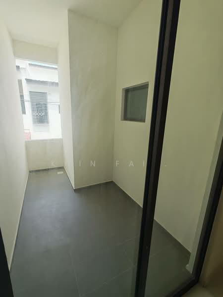 2.5-storey Terraced House for Sale in Taman Ozana Impian (Bukit Katil) - Khin Fai . - Balcony - PropertyGuru.com.my
