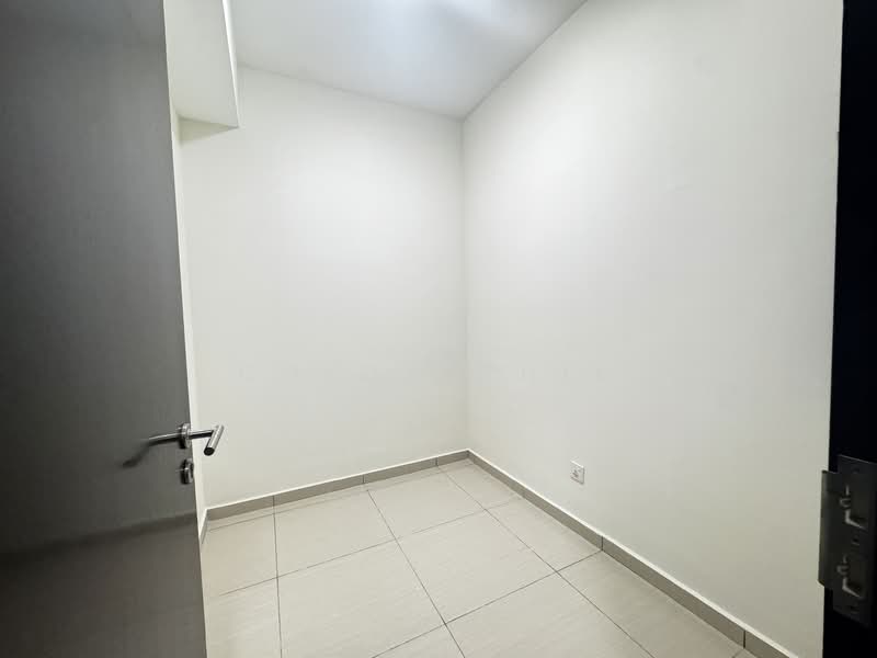 Apartment for Rent at Molek Pine 4 - Chloe Chin - Maid Room / Store Room - PropertyGuru.com.my
