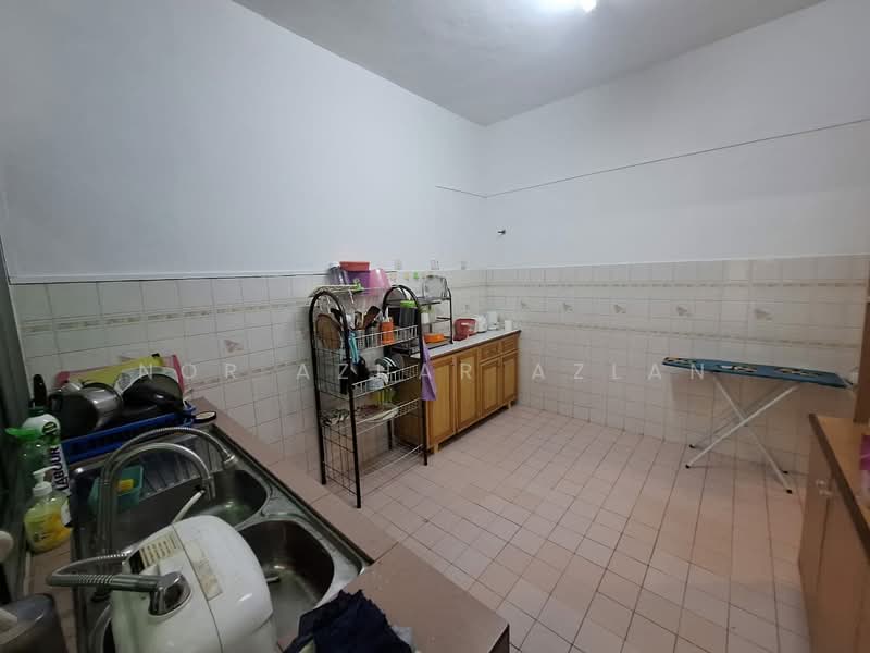 Usj 2 untuk Untuk Dijual - RM 870,000, Mac 2026 - Kitchen - PropertyGuru.com.my