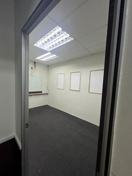 Shop / Office for Rent in Taman Mount Austin (Tebrau) - Shela Lim - Interior - PropertyGuru.com.my