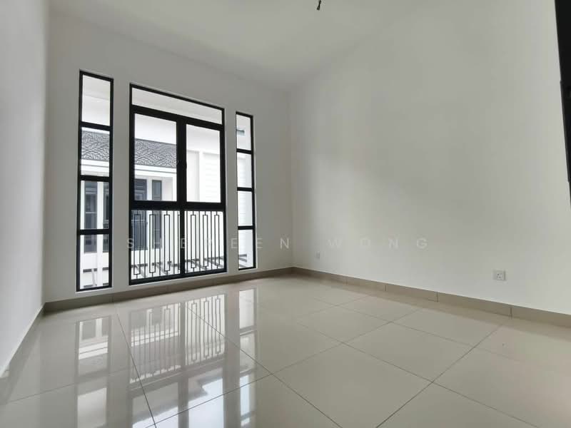 Cluster House for Sale in Setia Tropika (Johor Bahru) - Shereen Wong - Living Room - PropertyGuru.com.my