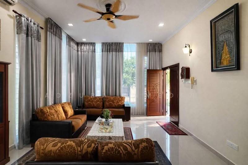 Bungalow House untuk Dijual di Usj 3 (Subang Jaya) - Adzura Zamedin - Living Room - PropertyGuru.com.my