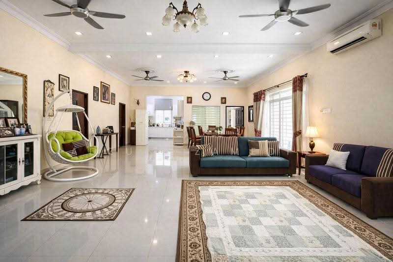 Bungalow House untuk Dijual di Usj 3 (Subang Jaya) - Adzura Zamedin - Living Room - PropertyGuru.com.my