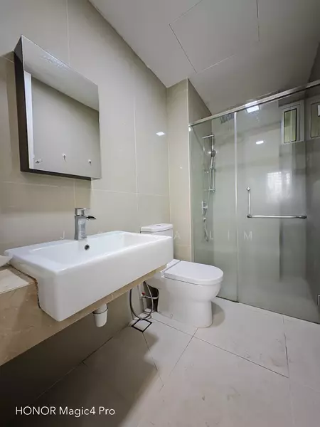 Condominium for Rent at Scenaria @ North Kiara Hills - Jessica Lim - Bathroom - PropertyGuru.com.my