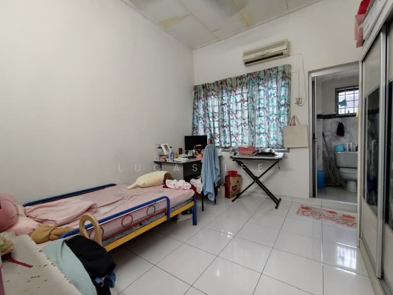 2-storey Terraced House for Sale in Taman Sri Putri (Skudai) - Lucas Lee - Bedroom - PropertyGuru.com.my