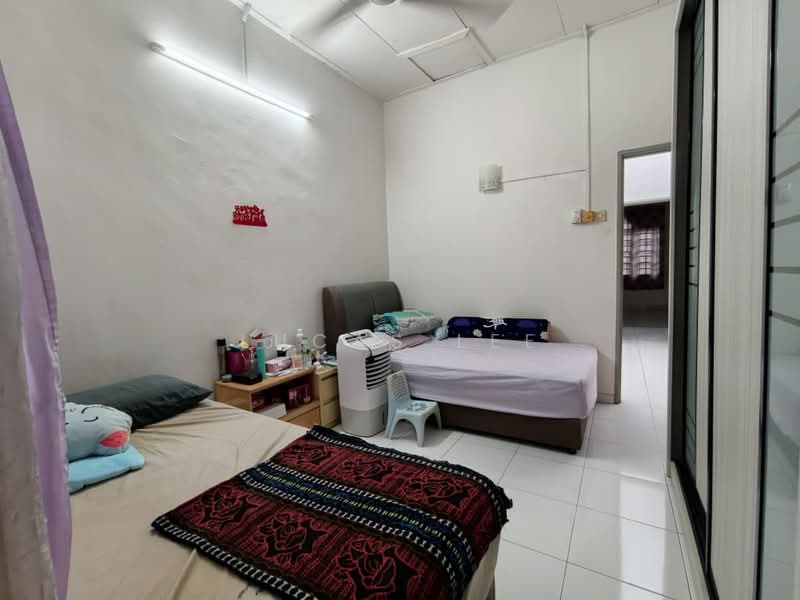 2-storey Terraced House for Sale in Taman Sri Putri (Skudai) - Lucas Lee - Bedroom - PropertyGuru.com.my