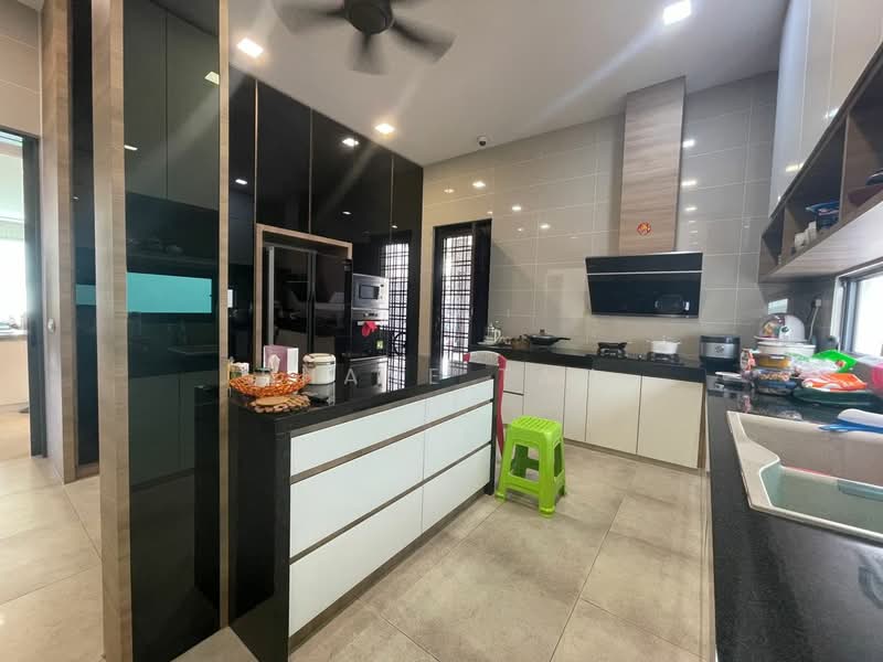 Bungalow for Sale in Seremban 2 (Negeri Sembilan) - Shane Tan - Kitchen - PropertyGuru.com.my